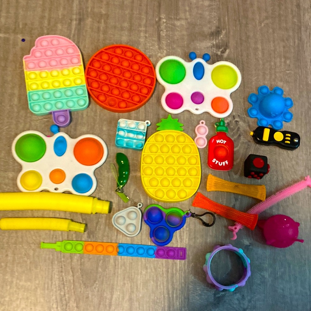 22 piece fidget set